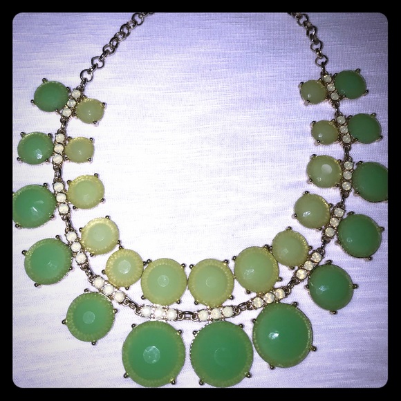 Women adjustable chain size Green beaded statement necklace - Picture 2 of 2